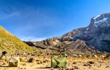 Moir Hut - Col de Lava Tower (4 600 m) - Camp de Barranco (3 950 m)